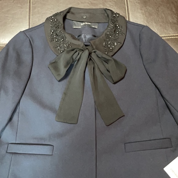 Navy With Embroidered Detachable Collar Blazer - Picture 10 of 16